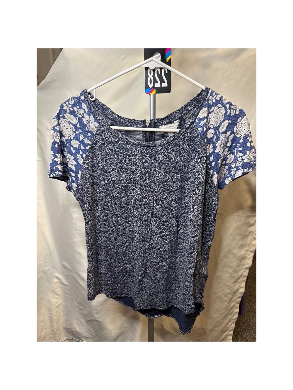 228 Lucky Brand Womens Blue Mixed Floral Raglan Short Sleeve Back Zip Top Small